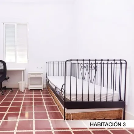 Rent this 1 bed room on Avenida de la Reina Mercedes in 57, 41012 Seville