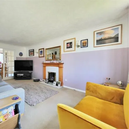 Image 2 - Rockingham Close, Worthing, BN13 2PD, United Kingdom - House for sale