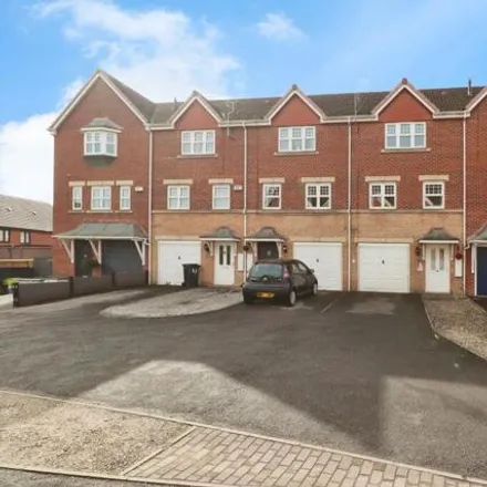 Buy this 3 bed townhouse on Oak Court in Doncaster, DN4 8TT
