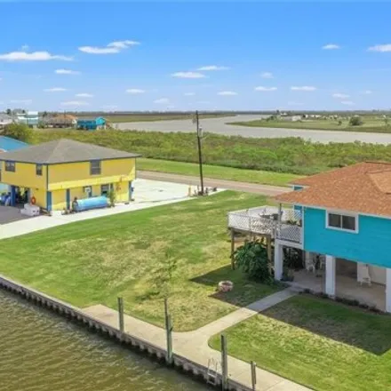 Buy this 3 bed house on 1521 Blue Water Drive in Brazoria County, TX 77541