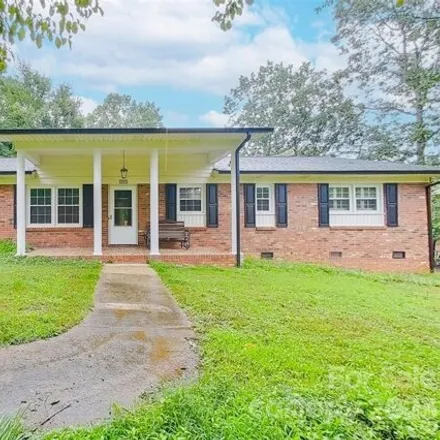 Buy this 3 bed house on 324 Hoyle Street in Lincolnton, NC 28092