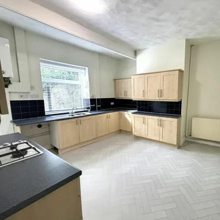 Image 2 - Back Halliwell Road North, Bolton, BL1 3HQ, United Kingdom - Townhouse for sale