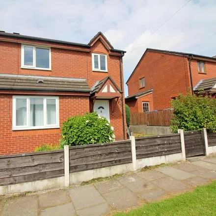 Rent this 3 bed duplex on Spinney Drive in Limefield, BL9 5HF
