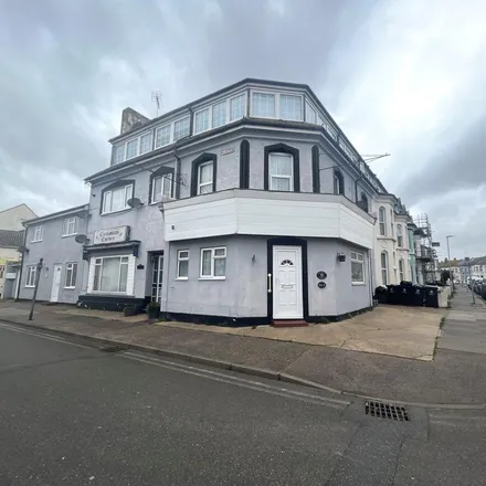 Image 1 - Back Pain Clinic, 22 Pallister Road, Tendring, CO15 1PG, United Kingdom - Apartment for rent