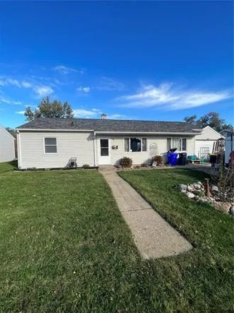Buy this 2 bed house on 2418 8th Avenue Southwest in Cedar Rapids, IA 52404