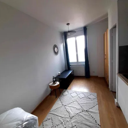 Image 1 - Devred, Place d'Armes, 59300 Valenciennes, France - Apartment for rent