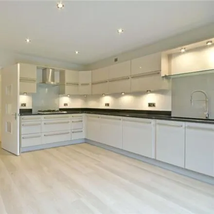Rent this 4 bed townhouse on Austell Gardens in London, NW7 4NS