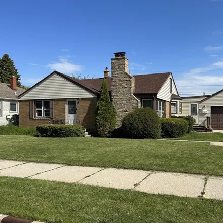 Buy this 3 bed house on 2656 Mitchell Street in Racine, WI 53403