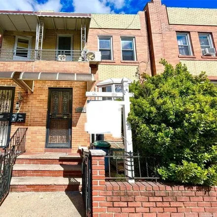 Image 1 - 52-57 79th Street, New York, NY 11373, USA - Townhouse for sale
