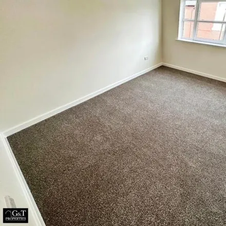 Image 5 - Joe's Cash for Clothes, Hill Passage, Rowley Regis, B64 5RR, United Kingdom - Room for rent