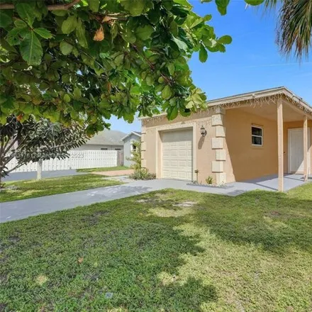 Buy this 3 bed house on 4219 Geraldine Lane in Palm Beach County, FL 33461