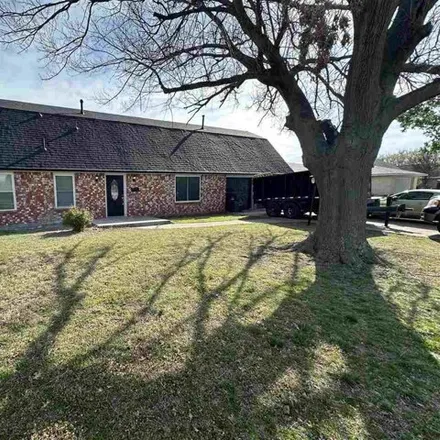 Buy this 5 bed house on 263 Northwest 67th Street in Lawton, OK 73505