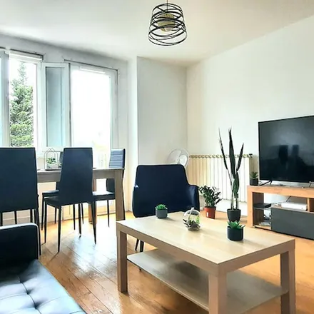 Rent this 3 bed apartment on 9 Rue Henri Dunant in 31100 Toulouse, France