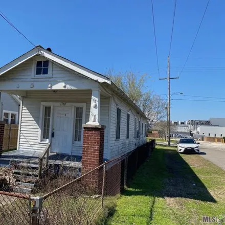 Buy this 2 bed house on 1100 Avenue A in Westwego, LA 70094