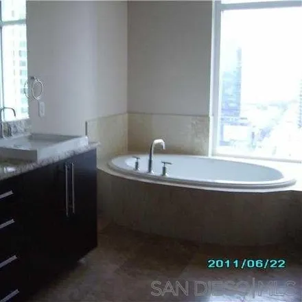 Image 2 - Sapphire Tower, 1262 Kettner Boulevard, San Diego, CA 92101, USA - Townhouse for rent