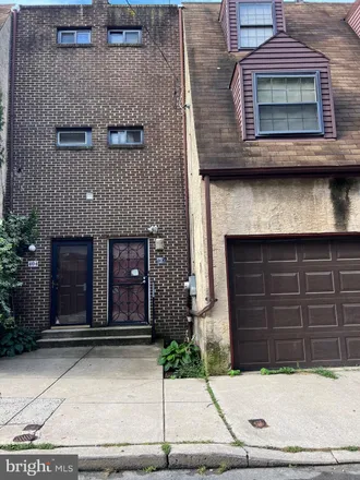 Rent this 3 bed townhouse on 406 Poplar Street in Philadelphia, PA 19123