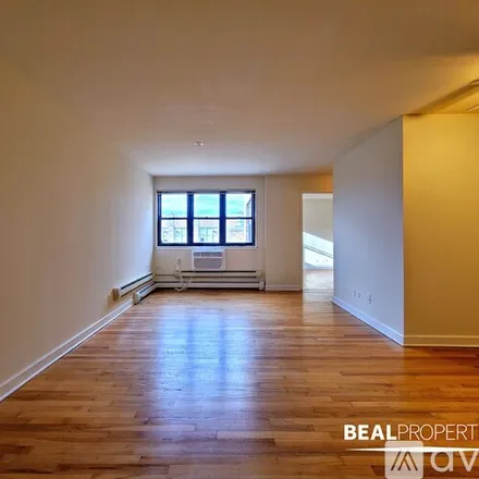 Rent this 1 bed apartment on 660 W Wrightwood Ave