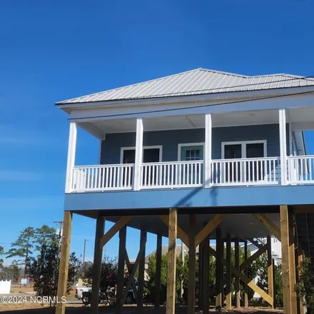Buy this 1 bed house on 179 Water Street in Belhaven, NC 27810