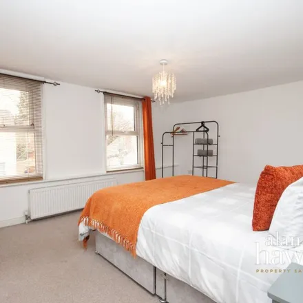 Rent this 2 bed apartment on Sue Ryder in High Street, Swindon