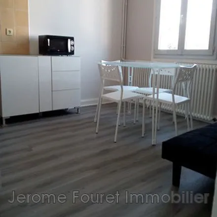 Image 5 - 2 Avenue Gambetta, 19200 Ussel, France - Apartment for rent