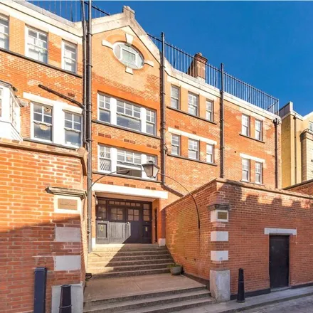 Rent this 3 bed apartment on 19 Cold Harbour in London, E14 9NS