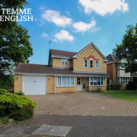Buy this 4 bed house on Woodview in Basildon, Essex