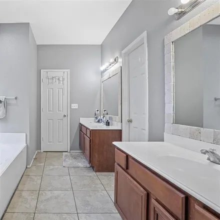 Image 7 - 2129 Woodhaven Drive, Little Elm, TX 75068, USA - House for rent