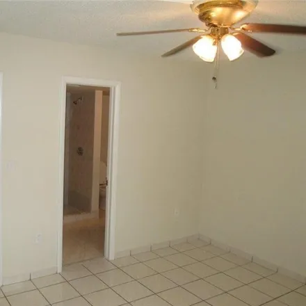 Image 8 - 9900 Northwest 77th Avenue, Hialeah Gardens, FL 33016, USA - Condo for rent