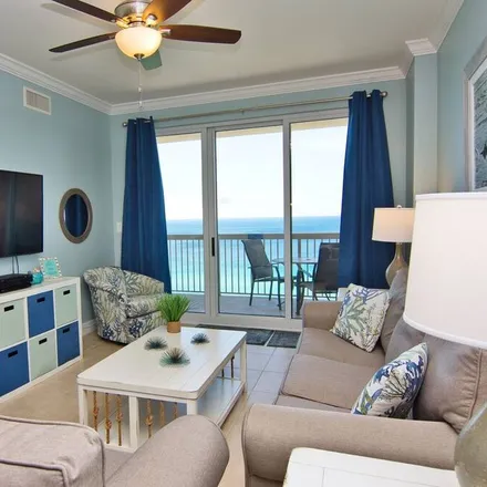 Rent this 3 bed condo on Panama City