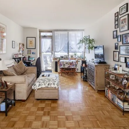 Rent this 1 bed apartment on The Monarch in 200 East 89th Street, New York