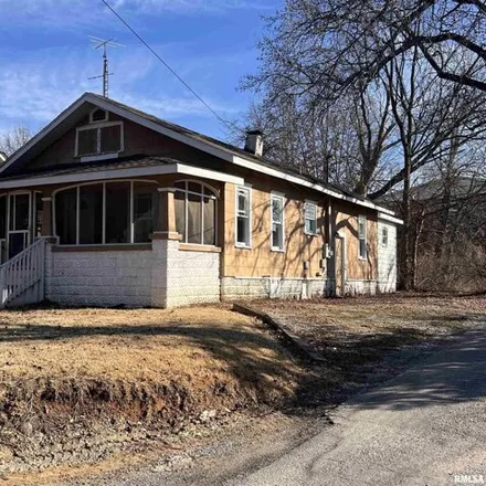 Buy this 5 bed house on 543 South Forest Avenue in Carbondale, IL 62901