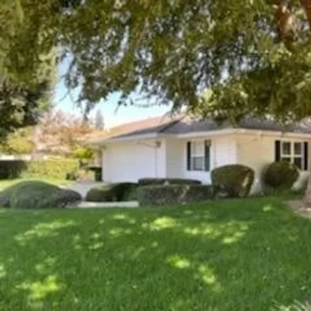 Image 1 - 2600 Sandell Avenue, Kingsburg, CA 93631, USA - House for rent