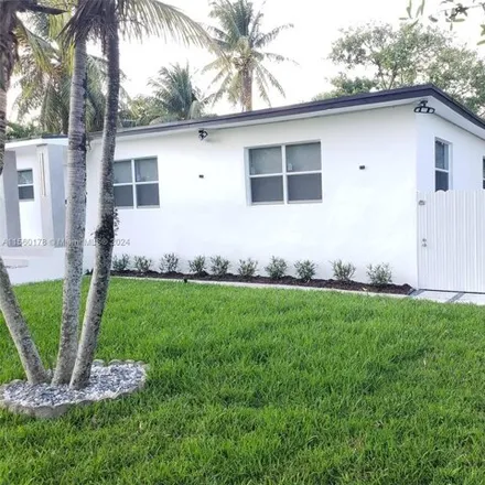 Image 3 - 345 Northeast 163rd Street, Miami-Dade County, FL 33162, USA - House for sale