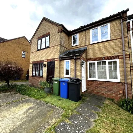 Rent this 2 bed townhouse on Ellough Road in Worlingham, NR34 7EP