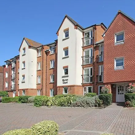 Rent this 1 bed apartment on South Bank in Chichester, PO19 8EJ