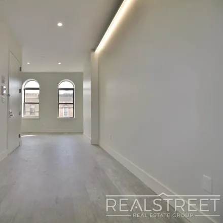 Image 3 - 267 Linden Street, New York, NY 11237, USA - Apartment for rent