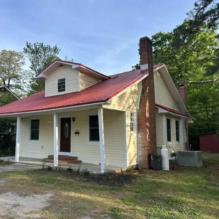 Image 2 - 19 West 12th Street, Scotland Neck, Halifax County, NC 27874, USA - House for sale