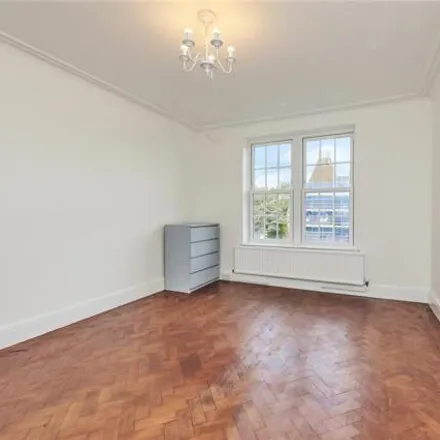 Image 3 - Mandeville Court, Finchley Road, London, NW3 6EX, United Kingdom - Apartment for sale