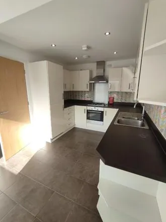 Image 4 - 24 Commonwealth Avenue, Manchester, M11 3NU, United Kingdom - Townhouse for rent