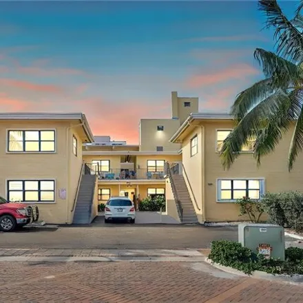 Rent this studio condo on 337 Wilson Street in Hollywood, FL 33019