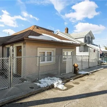 Buy this 3 bed house on 115 Gain Court in New York, NY 11229