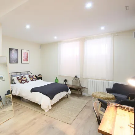 Rent this 1 bed apartment on Madrid in Calle de Covarrubias, 34