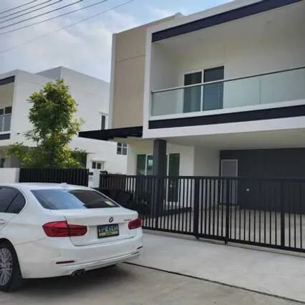 Rent this 3 bed house on unnamed road in Muban Chotana Niwet, Chiang Mai Province 50300