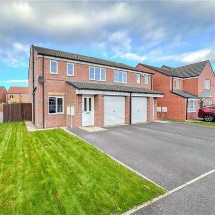 Rent this 3 bed duplex on Bourne Morton Drive in Ingleby Barwick, TS17 5FH
