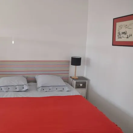 Rent this 1 bed apartment on 69110 Sainte-Foy-lès-Lyon