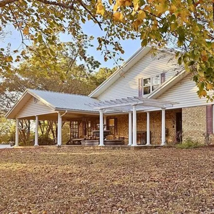 Image 1 - 199 Hill Avenue, Houston, Chickasaw County, MS 38851, USA - House for sale