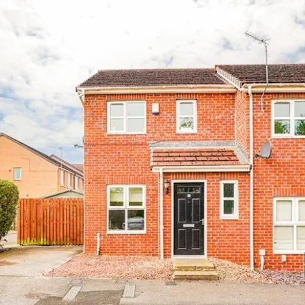 Buy this 2 bed townhouse on Throstlenest Avenue in Darlington, DL1 2JU