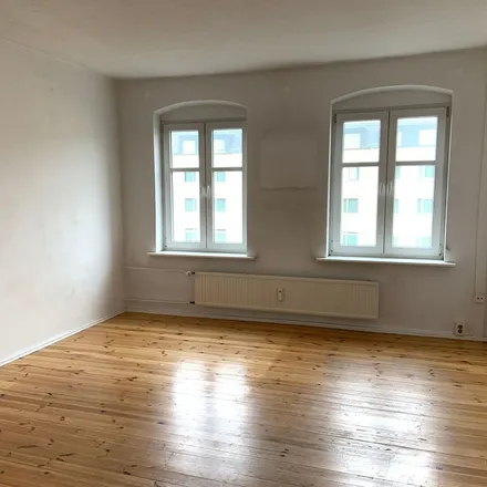 Rent this 3 bed apartment on Frankfurter Allee 60 in 10247 Berlin, Germany
