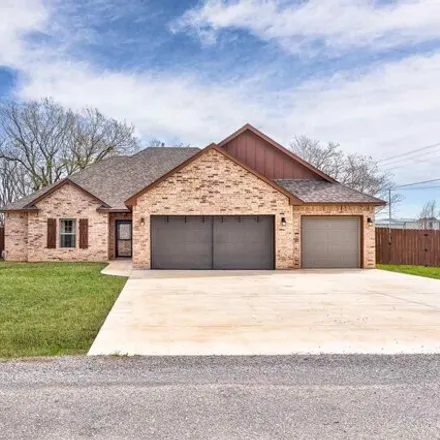 Buy this 4 bed house on 5301 US 277 in Elgin, Comanche County
