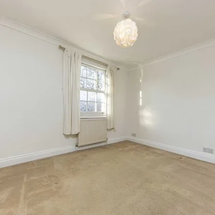 Image 3 - 134 High Street, London, TW12 2SF, United Kingdom - Apartment for rent